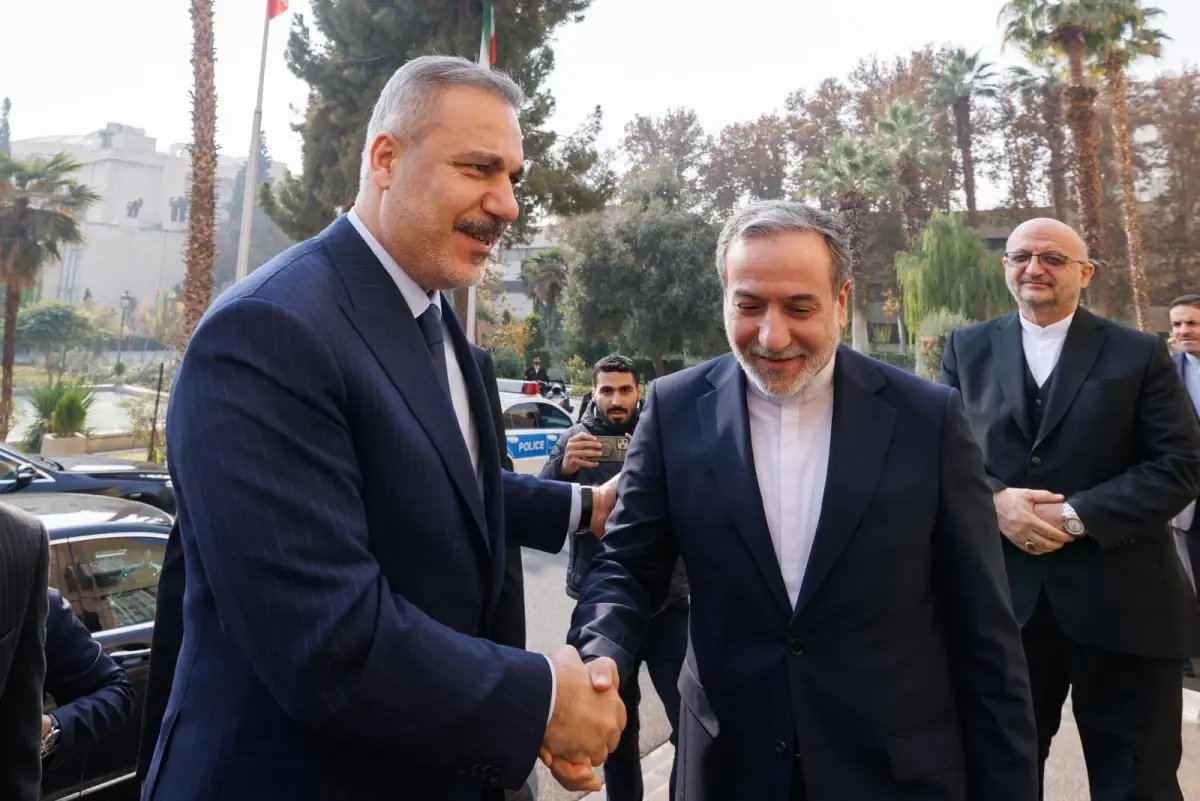 Fidan, Tahran’da İranlı Mevkidaşıyla Görüştü