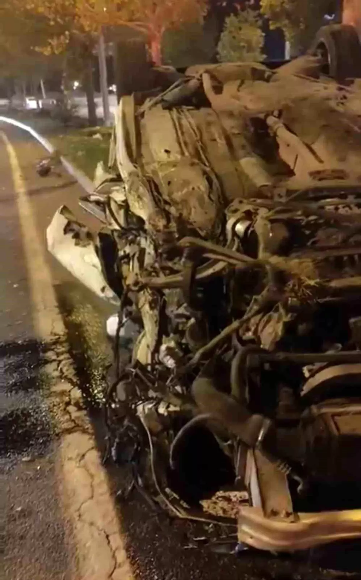 Diyarbakır Bağlar’da Takla Atan Otomobilde Sürücü Yaralandı