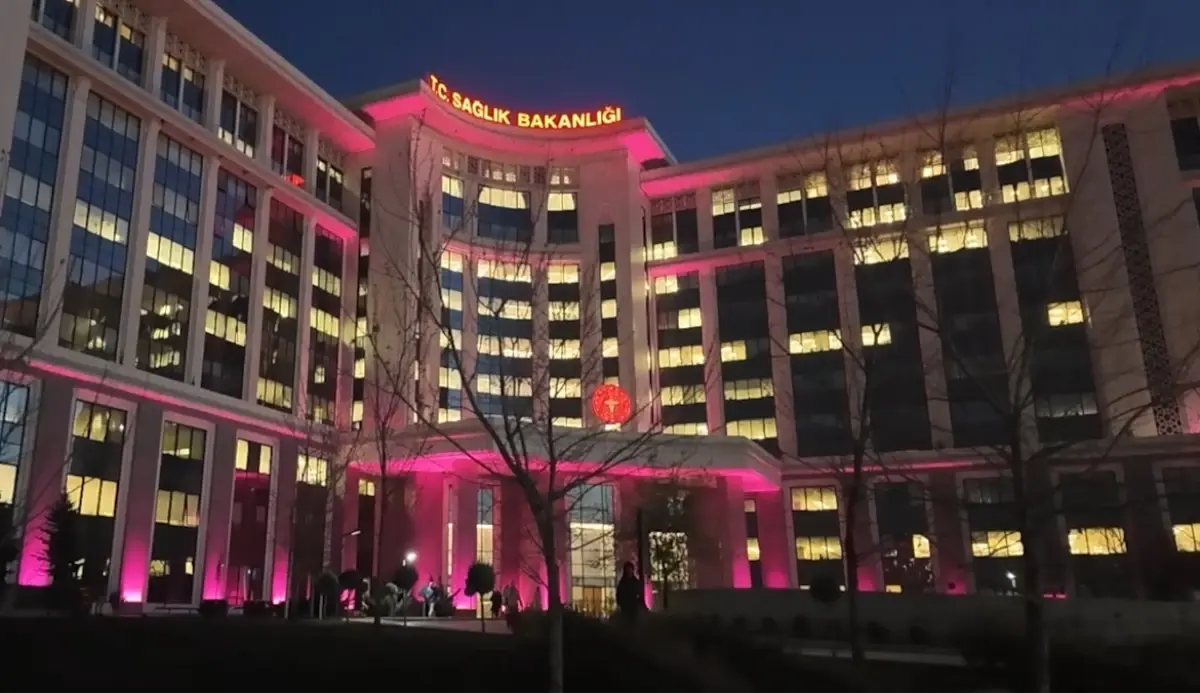 Dünya Prematüre Günü’nde Atakule ve Bilkent Mor Işıkla Aydınlandı