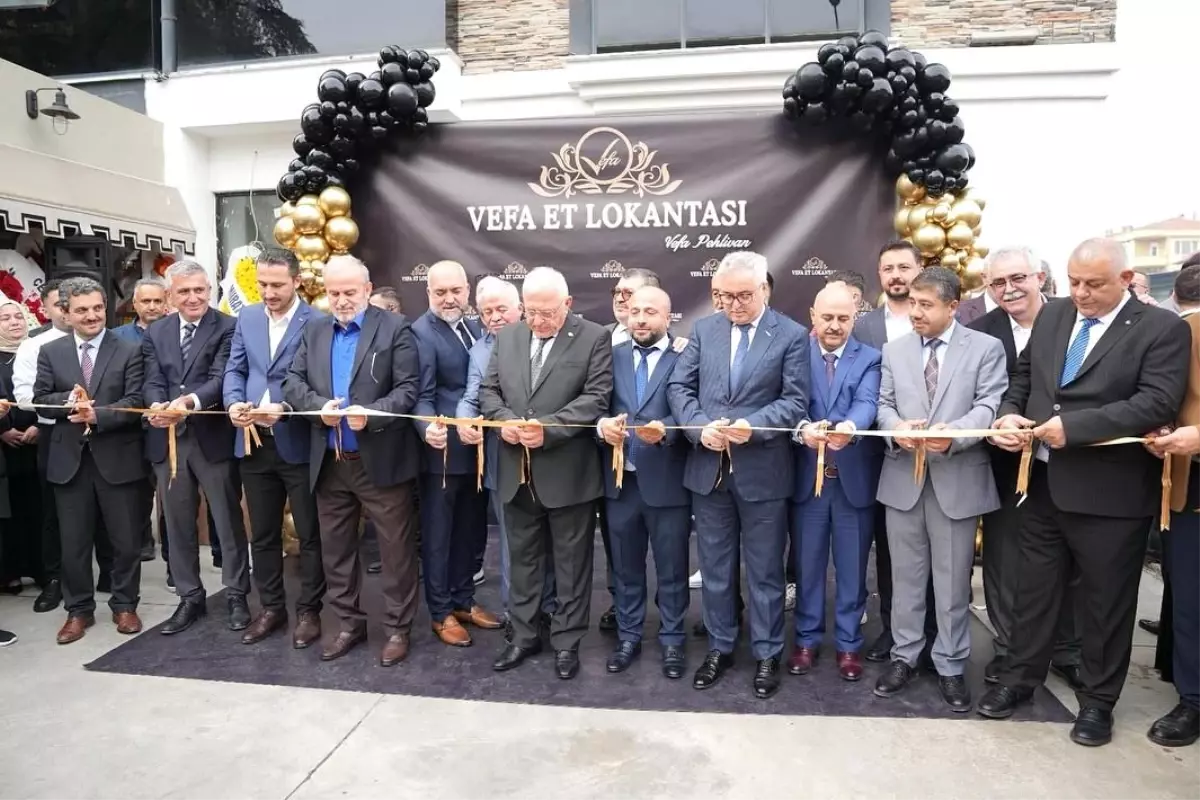 Düzce’de Yeni Lezzet Durağı Açıldı: Vefa Et Lokantası İş ve Siyaset Dünyasını Buluşturdu