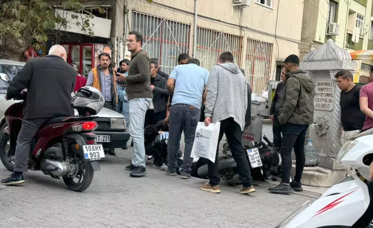 Edremit’te Motosiklet-Otomobil Çarpışması: 1 Yaralı