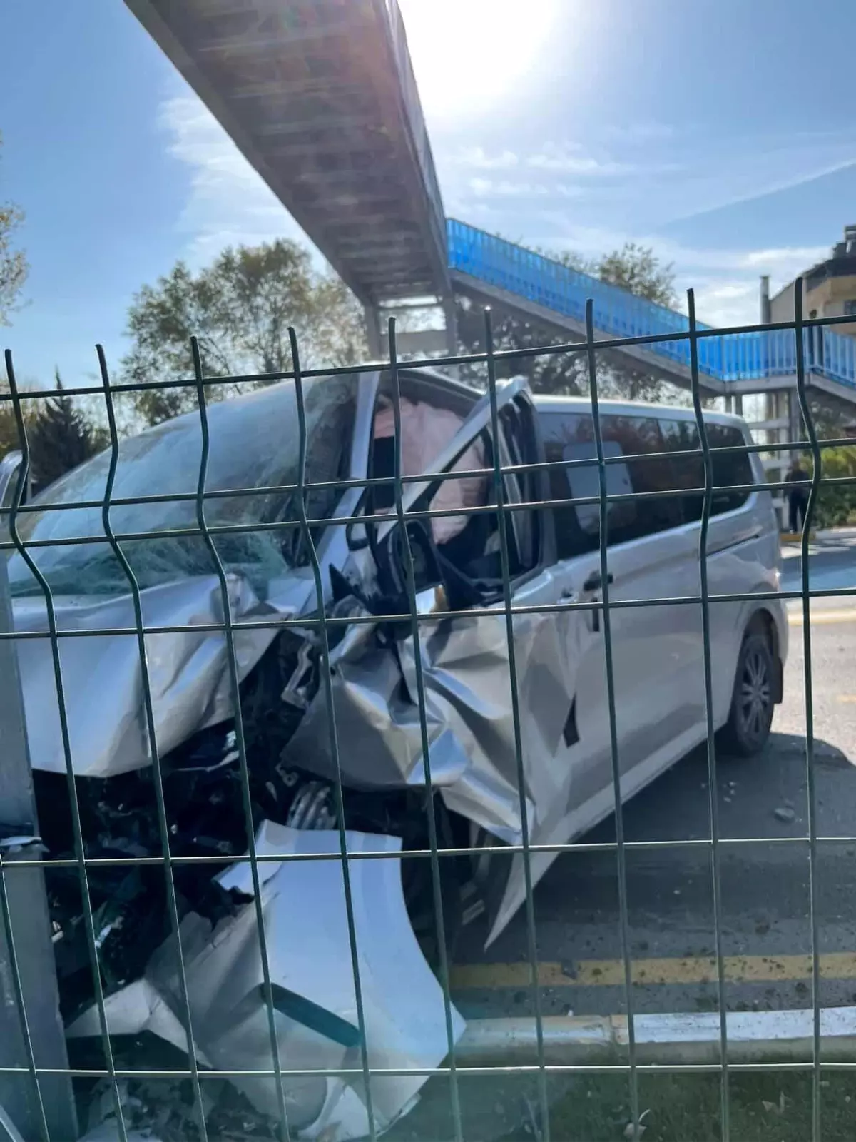 Elazığ’da Üst Geçide Çarpan Transit Kazası