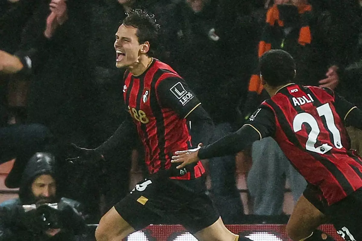 Enes Ünal bir döndü pir döndü