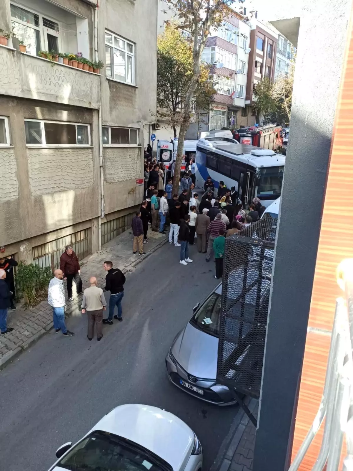 Bayrampaşa’da Minibüs Altında Kalan Kadın Hayatını Kaybetti