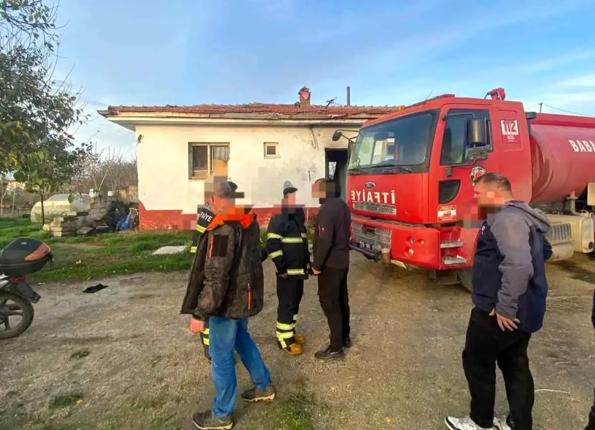 Boşandığı eşinin evini benzin döküp yaktı! Bir kişi hayatını kaybetti
