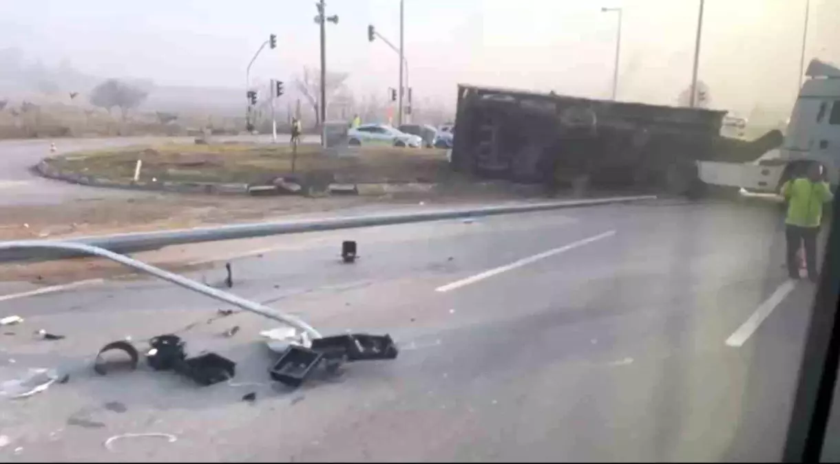 Eskişehir’de Tır Kazası Trafiği Olumsuz Etkiledi