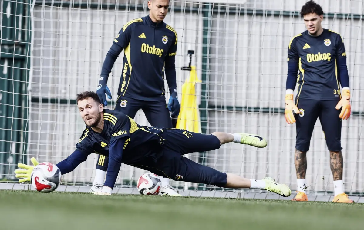 Fenerbahçe, Çaykur Rizespor Maçına Hazır ve 21 Kişilik Kamp Kadrosunu Açıkladı