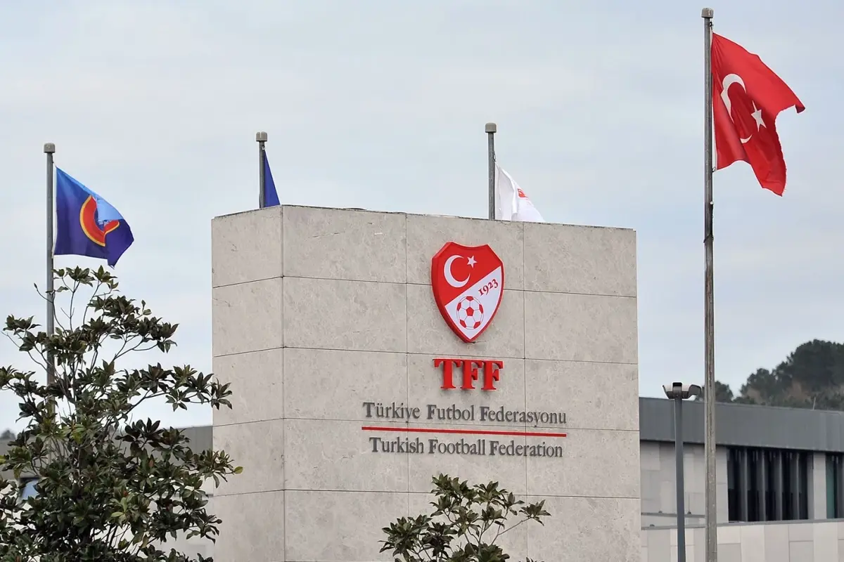 Fenerbahçe’de deprem! Yıldız kaleci Ederson, Galatasaray derbisi öncesi PFDK’ye sevk edildi