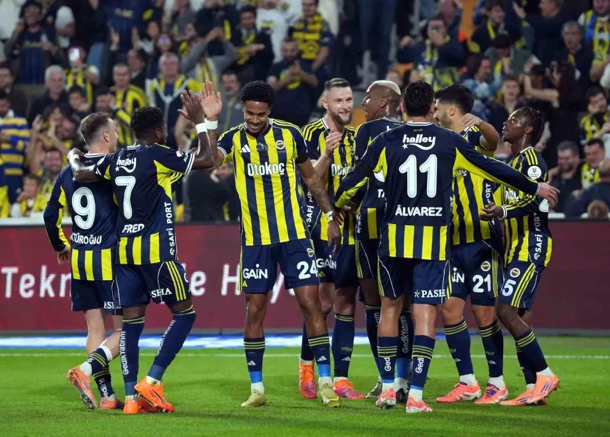 Fenerbahçe – Galatasaray Derbisi: Liderlik Mücadelesi