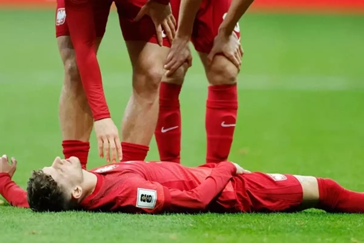 Fenerbahçe’nin Yıldızı Sebastian Szymanski Milli Maçta Sakatlandı