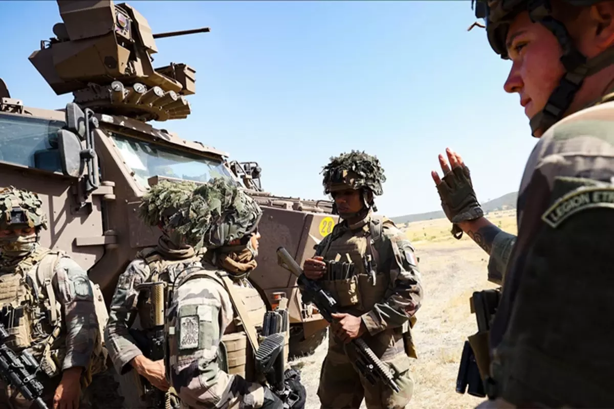 Fransa’da Genelkurmay Başkanı’nın Savaş Açıklaması Tartışma Yarattı