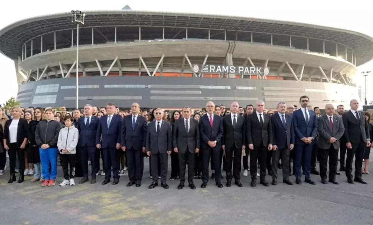 Galatasaray’dan Atatürk’ü Anma Töreni: Çelenk, Saygı Duruşu ve Duygusal Konuşma