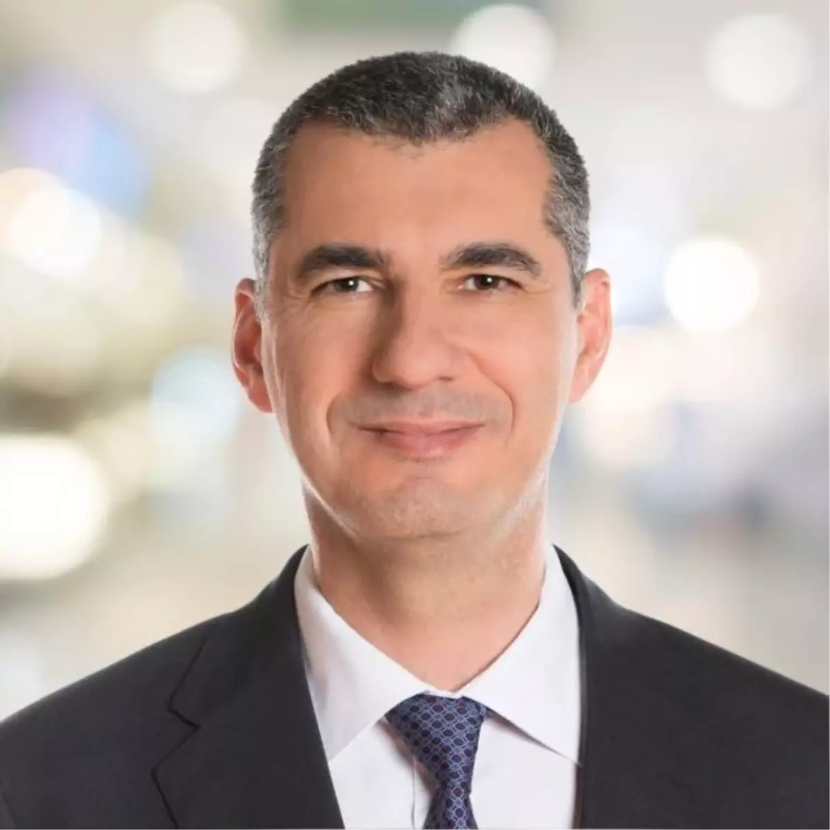 Garanti BBVA’da Üst Düzey Görev Değişikliği: Aydın Güler Ayrılıyor, Kemal Atıl Özus Görevi Devralıyor