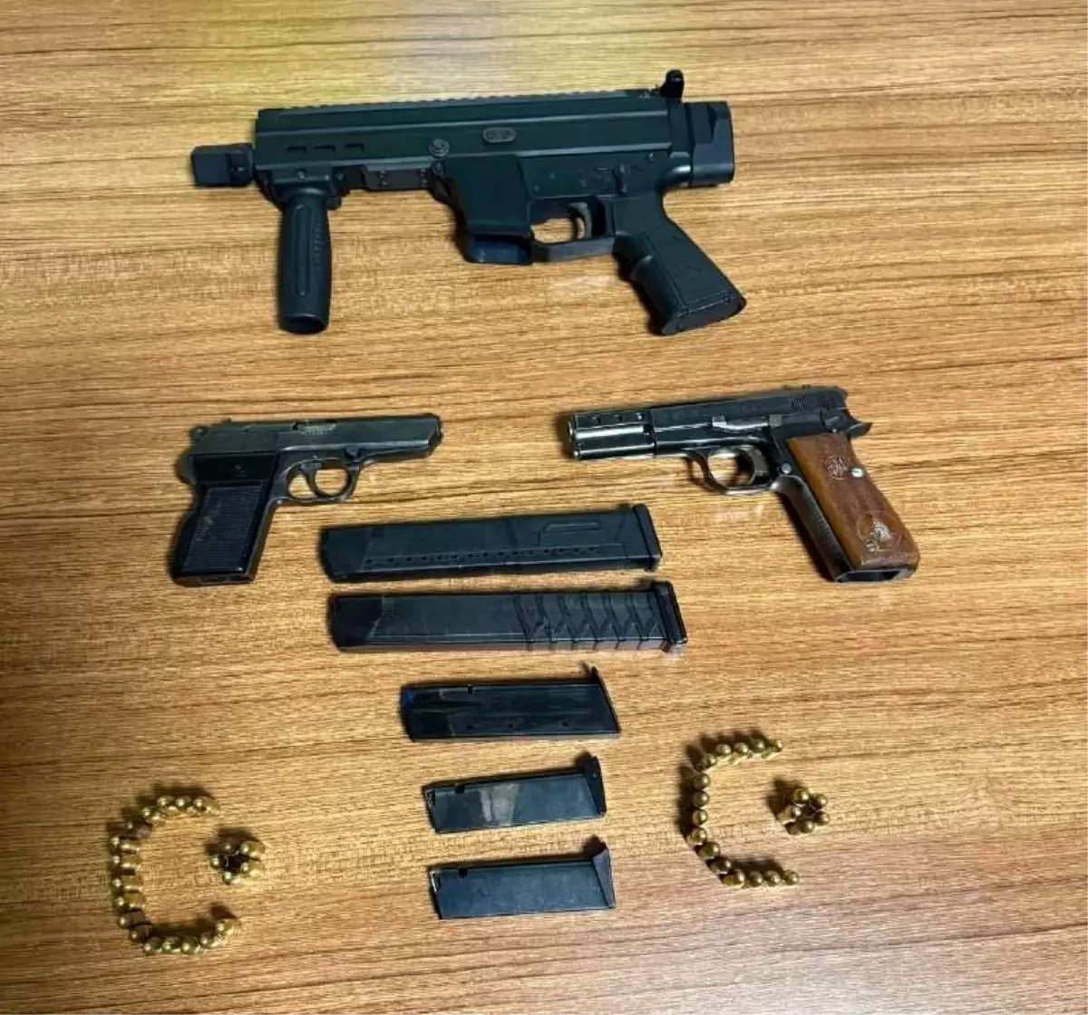 Adana’da 3 Ruhsatsız Tabanca Ele Geçirildi