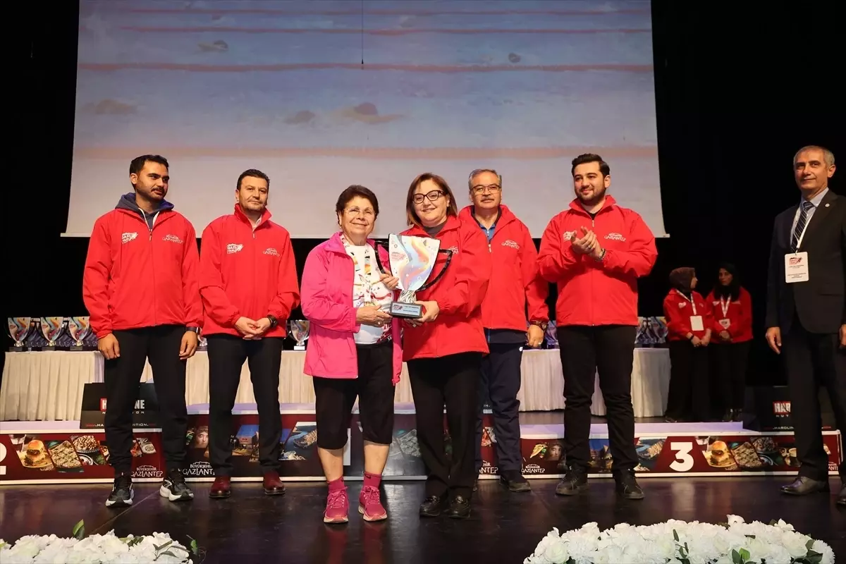 Gazi Yarı Maratonu Sona Erdi: 1.498 Sporcu 21 km ve 10 km Parkurlarda Rekor Kırdı