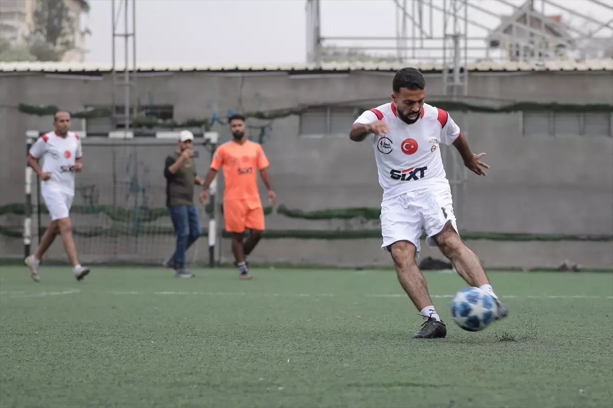 Gazze’de Sembolik Spor Maçı: Galatasaray ile Fenerbahçe’nin Birlikte Oynadığı Şok An