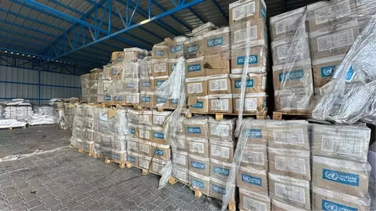 Zikim Sınır Kapısı Gazze’ye İnsani Yardım Tırlarıyla Açıldı