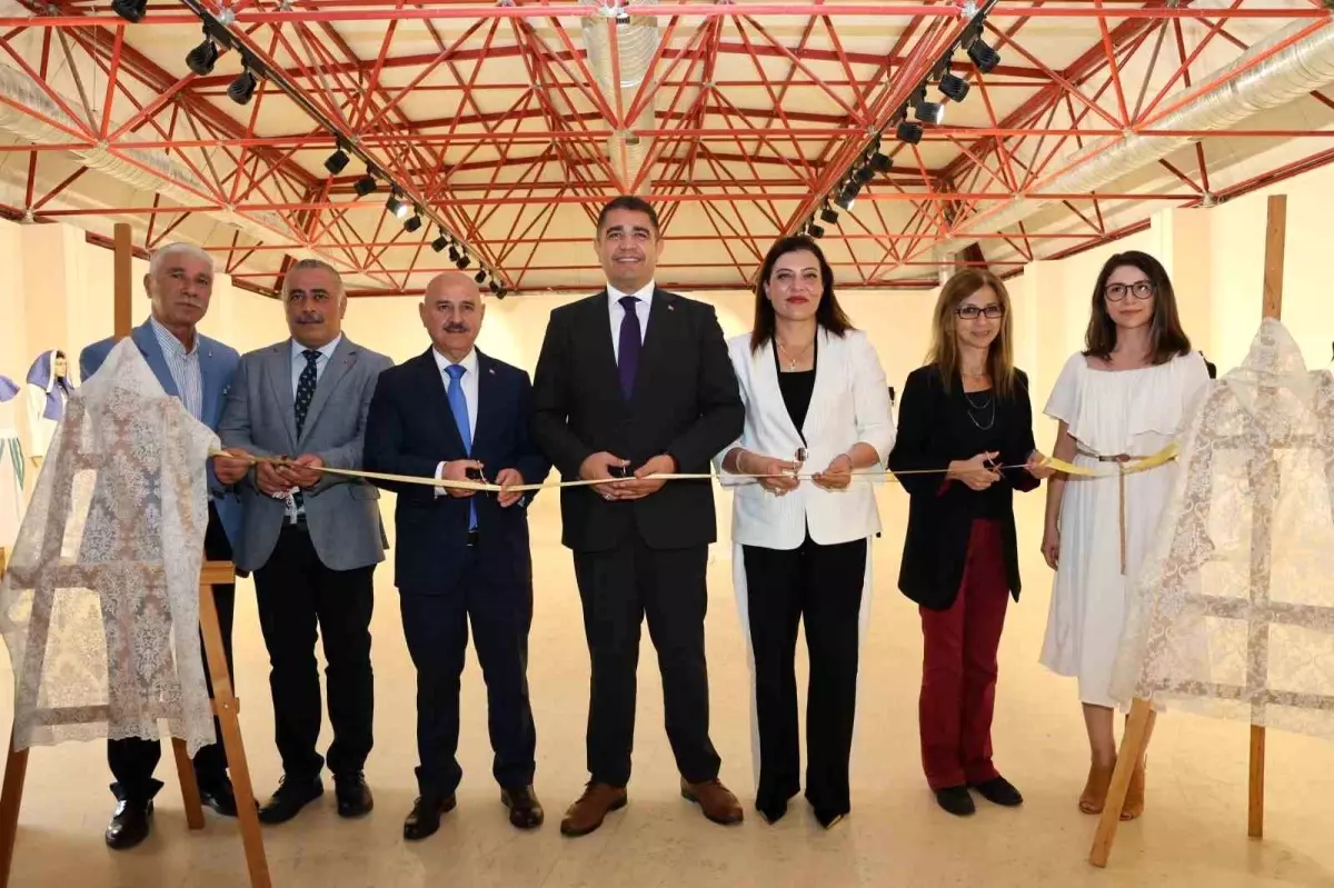 Mısır Işığında Moda Sergisi Açıldı