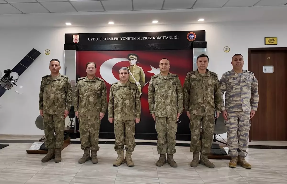 Genelkurmay Başkanı Selçuk Bayraktaroğlu’nun MEBS ve Siber Savunma Ziyareti