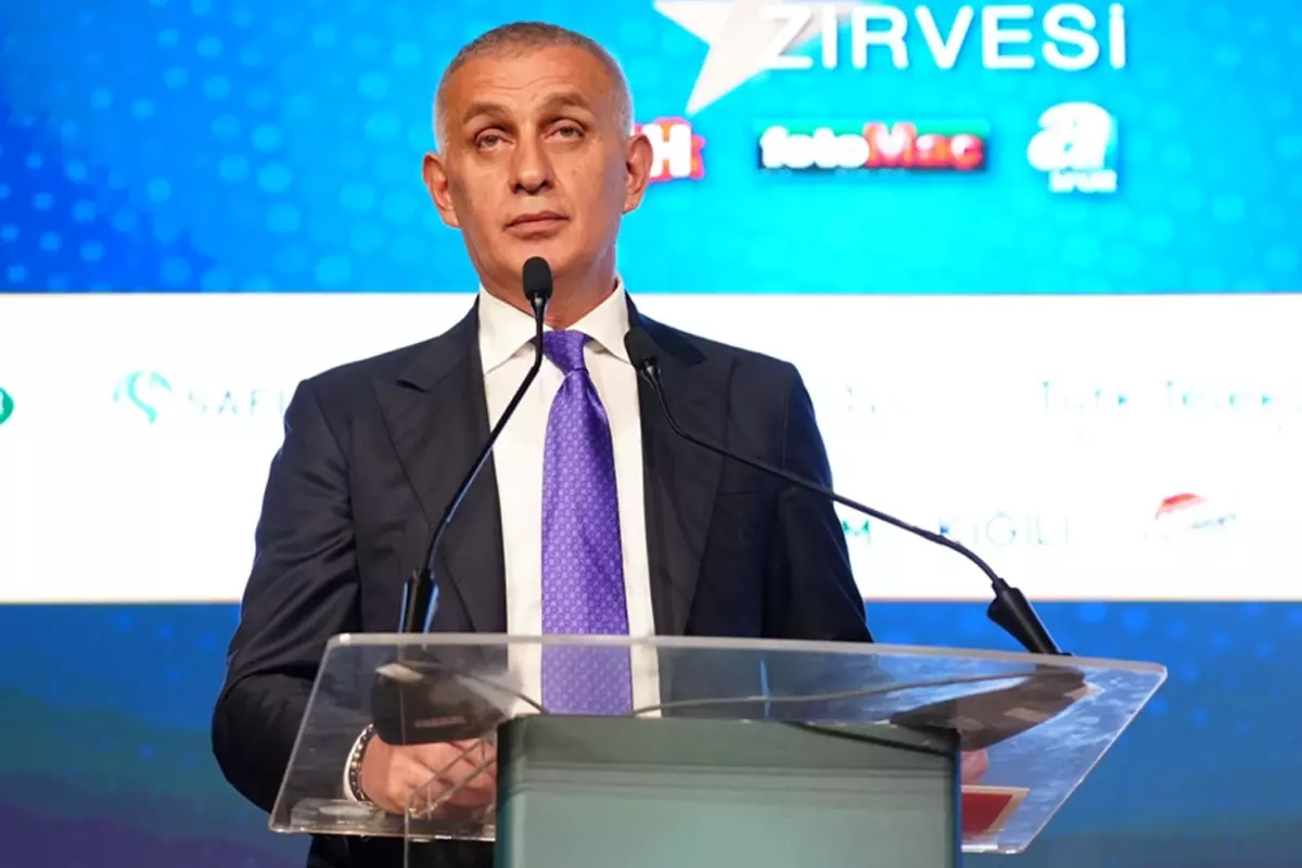 İbrahim Hacıosmanoğlu Resmen Duyurdu: Türk Futboluna Yeni Hakemler Geliyor