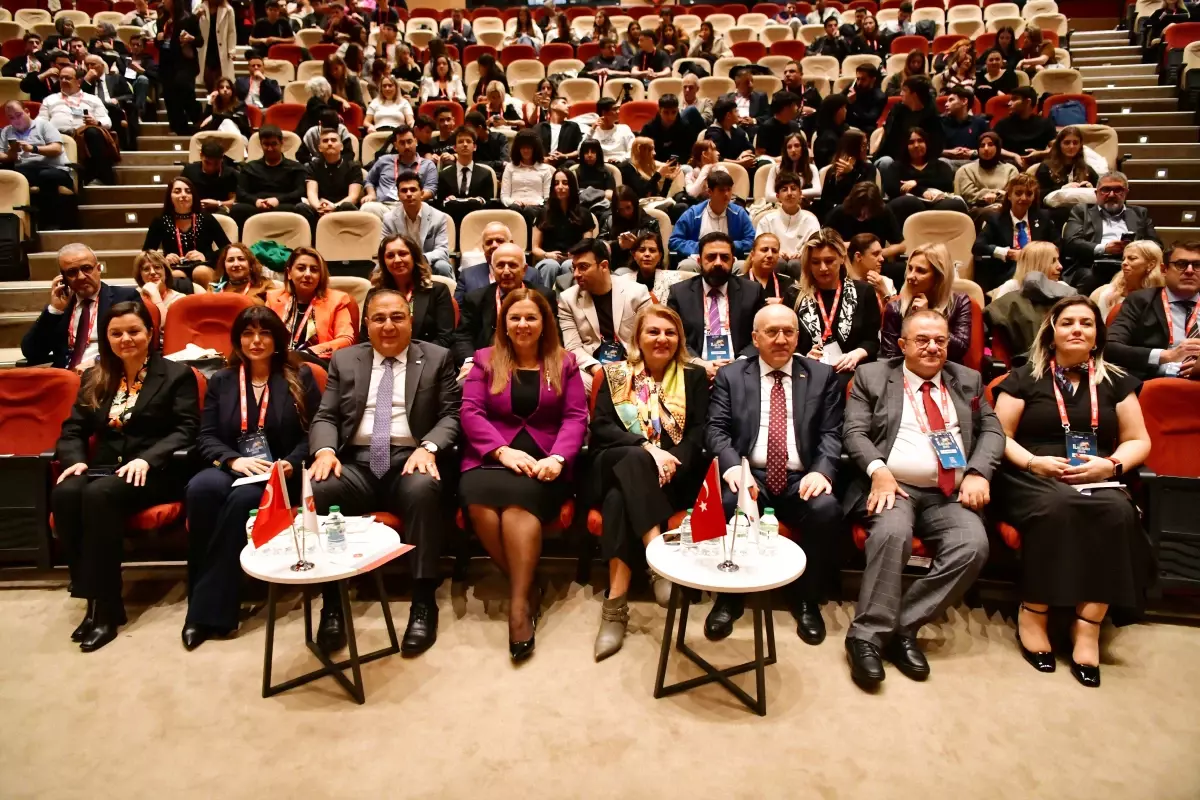 II. Dış Ticaret Zirvesi: Sürdürülebilir Fazla Veren Türkiye Vizyonu Sahne Alıyor