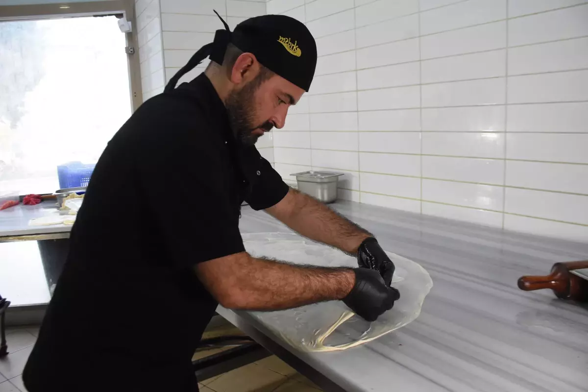 İzmir’de 2 Kilo Ağırlığındaki Dev Boyoz Şaşkınlık Yarattı