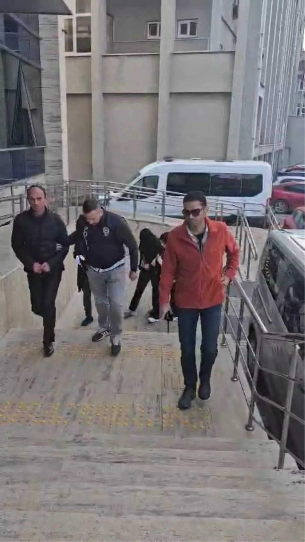 Zonguldak’ta Kredi Dolandırıcıları Tutuklandı