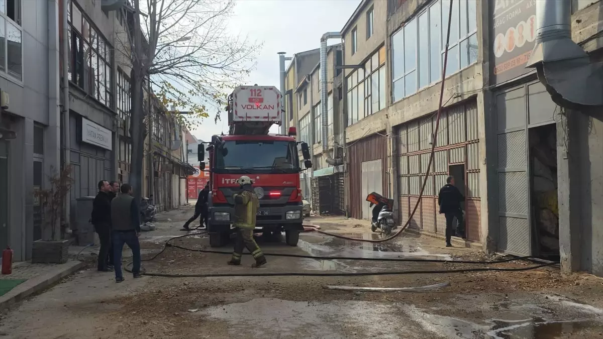 İnegöl’de Mobilya İmalathanesinde Şok Eden Yangın
