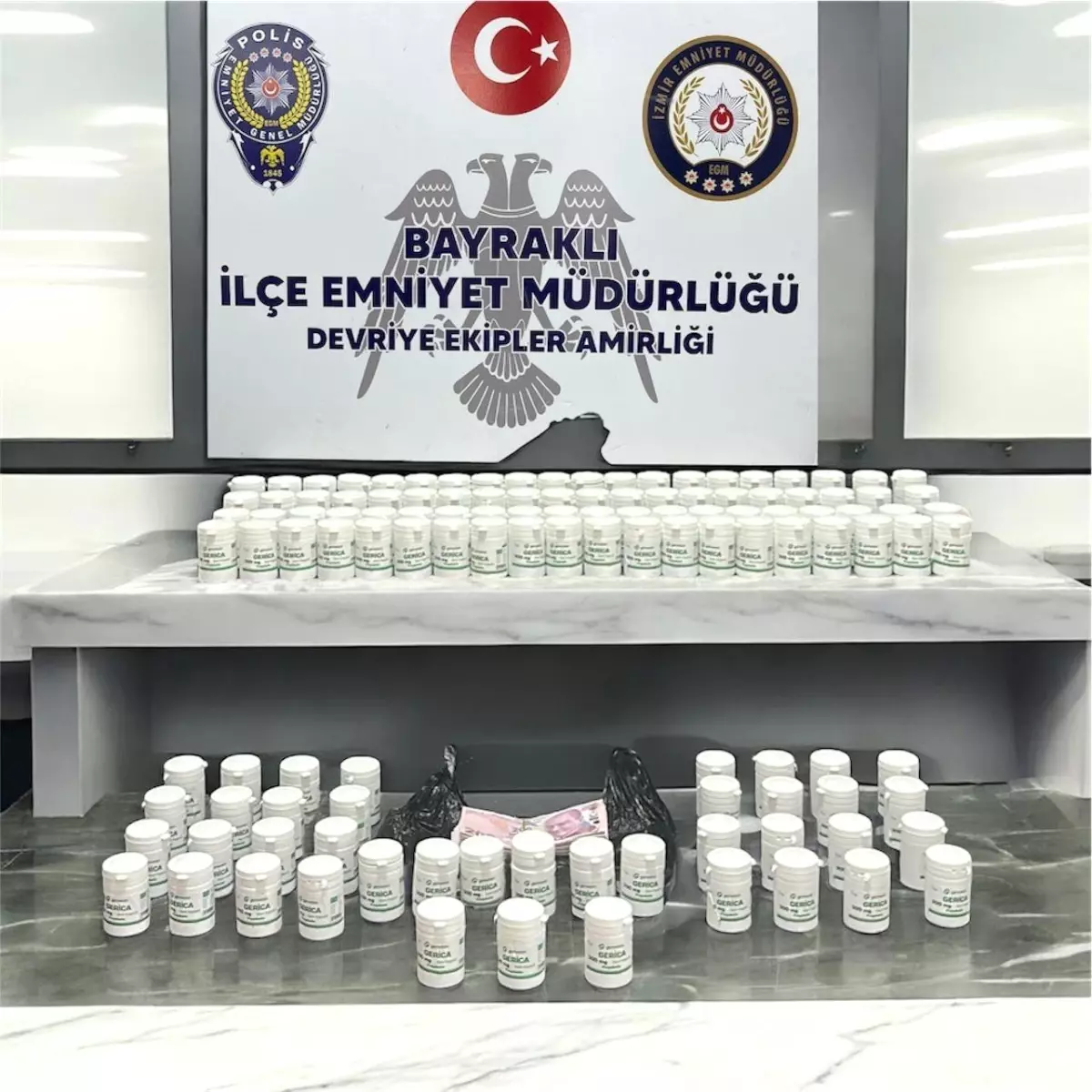 İzmir’de Uyuşturucu Operasyonu: 6.776 Hap Ele Geçirildi