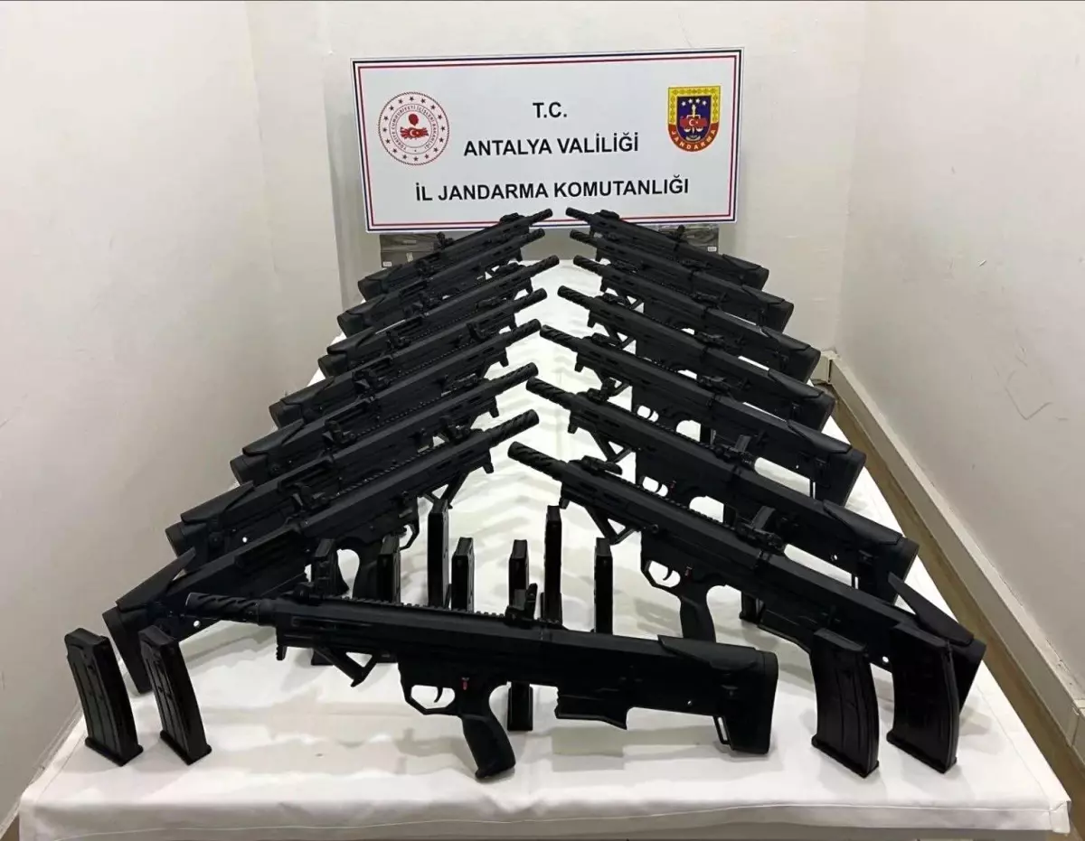 Antalya’da Silah Kaçakçılığı Operasyonu