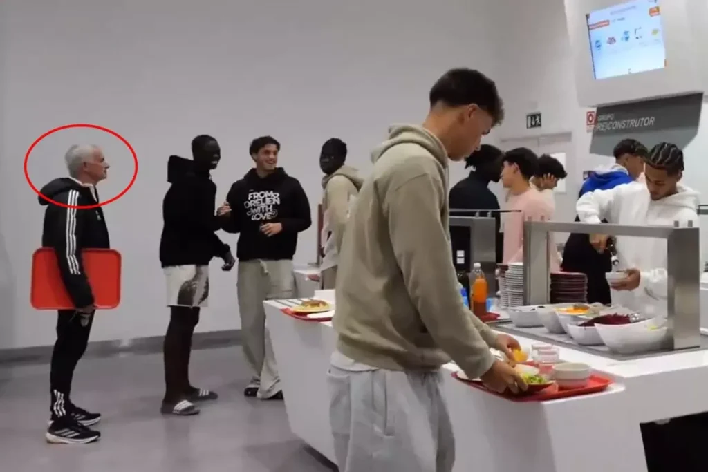 “Jose Mourinho’dan Örnek Liderlik”