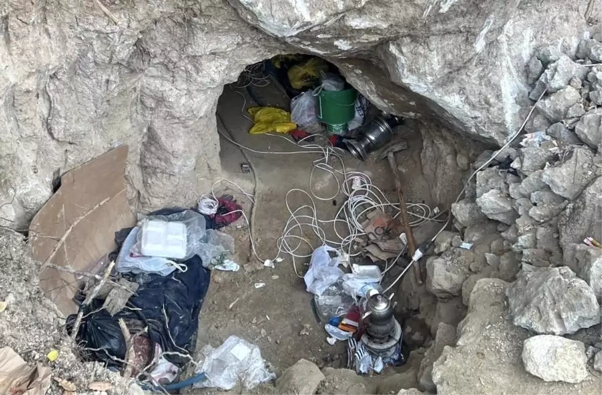 Samsun’da İzinsiz Kazı Yapan 2 Kişi Jandarma Tarafından Suçüstü Yakalandı