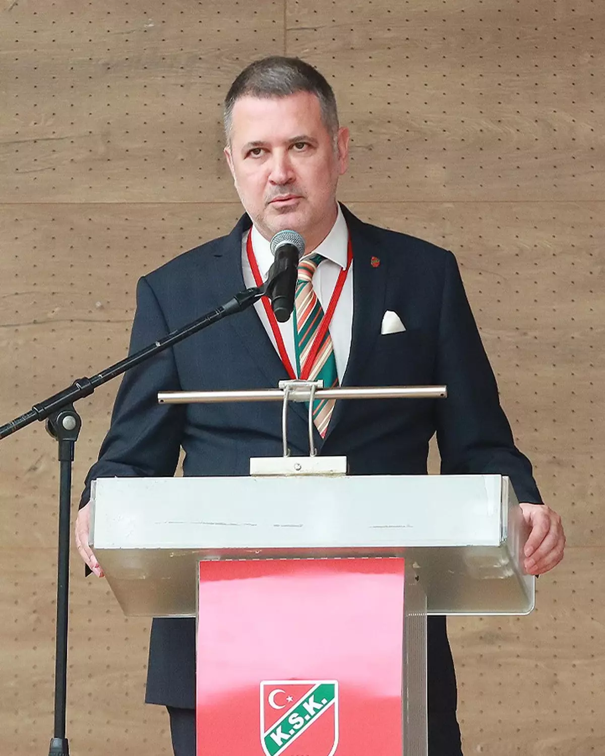 Karşıyaka’da SGK Borcu Krizi: Eski Başkan İlker Ergüllü’ye Tebligat Geldi