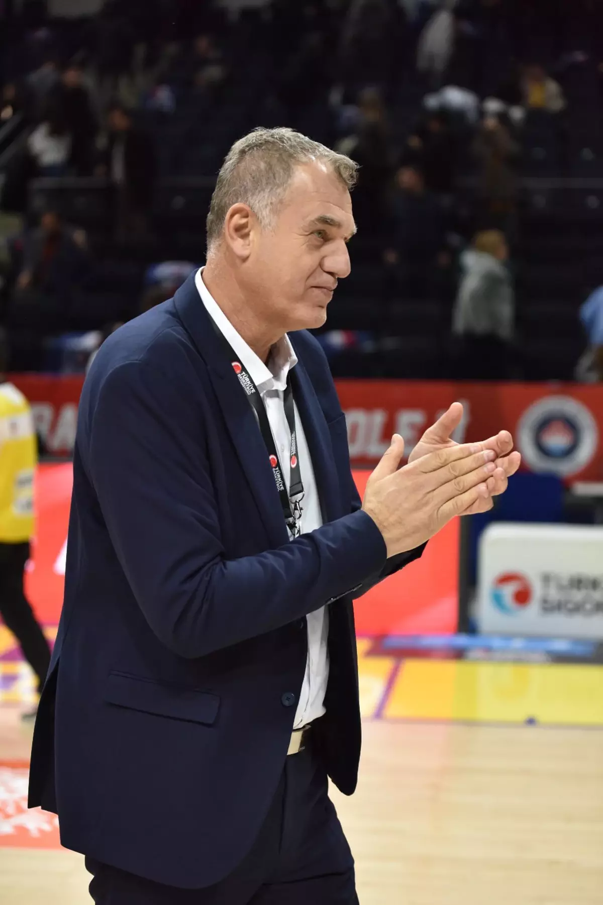 Karşıyaka’da İstifa Krizi Derinleşiyor: Genel Menajer Nihat Mala’yı Kalmaya İkna Etmek İçin Seferberlik!