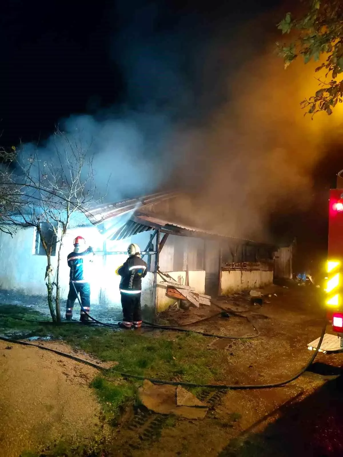 Kaynarca’da Tek Katlı Evde Çıkan Yangın Hızla Kontrol Altına Alındı