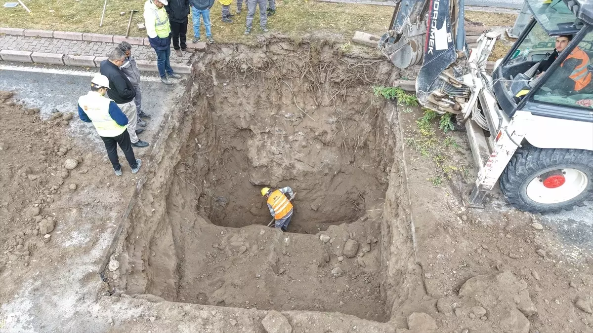 Kayseri’de Kartal Kavşağı İçin Altyapı Çalışmaları Hız Kesmeden Sürüyor