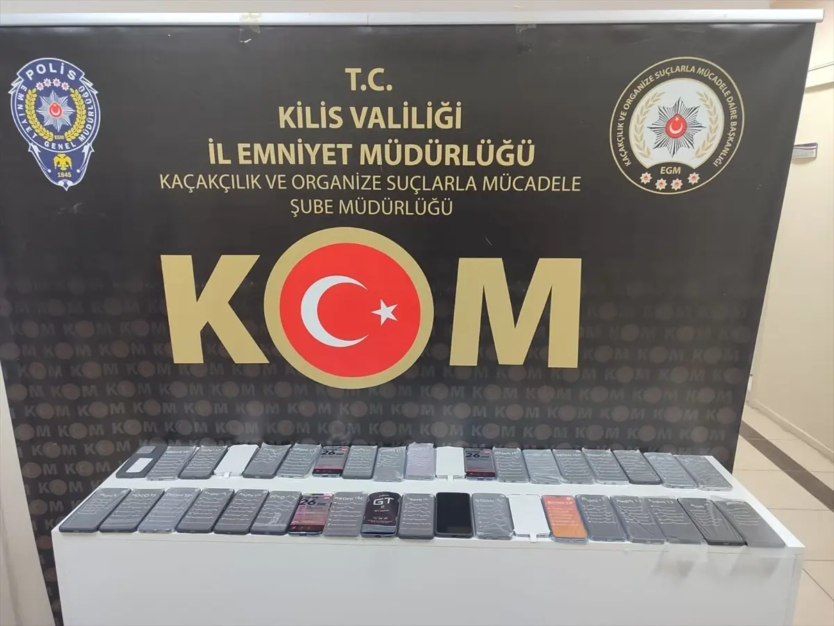 Kilis’te 38 Kaçak Cep Telefonu Ele Geçirildi