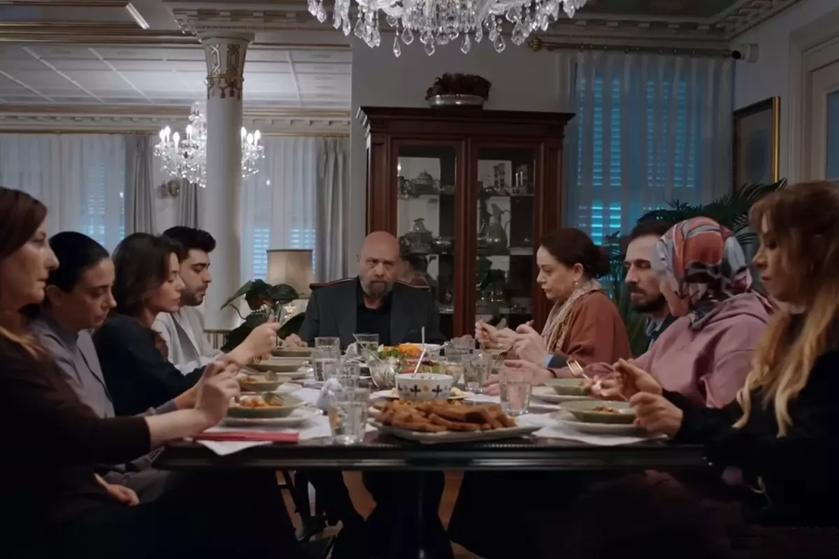 Kızılcık Şerbeti’nde Hijyen Skandalı! Emrah Altıntoprak Diziden Ayrıldı