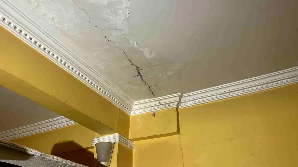 Kocaeli’de Binanın Kolonlarında Çatlak: Aileler Boşandı