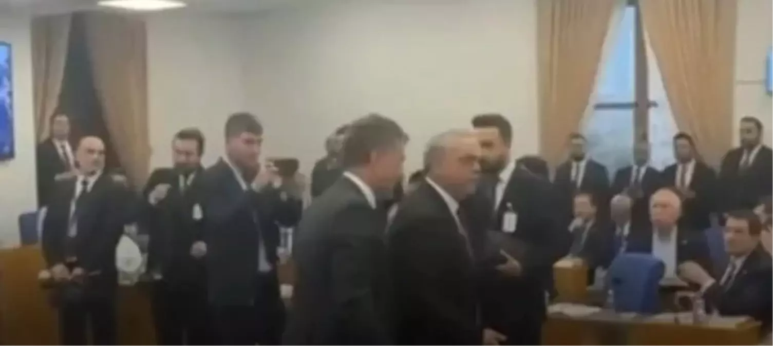 Komisyona Damga Vuran Anlar! CHP’li Vekilden Kendi Partililerine Sert Tepki