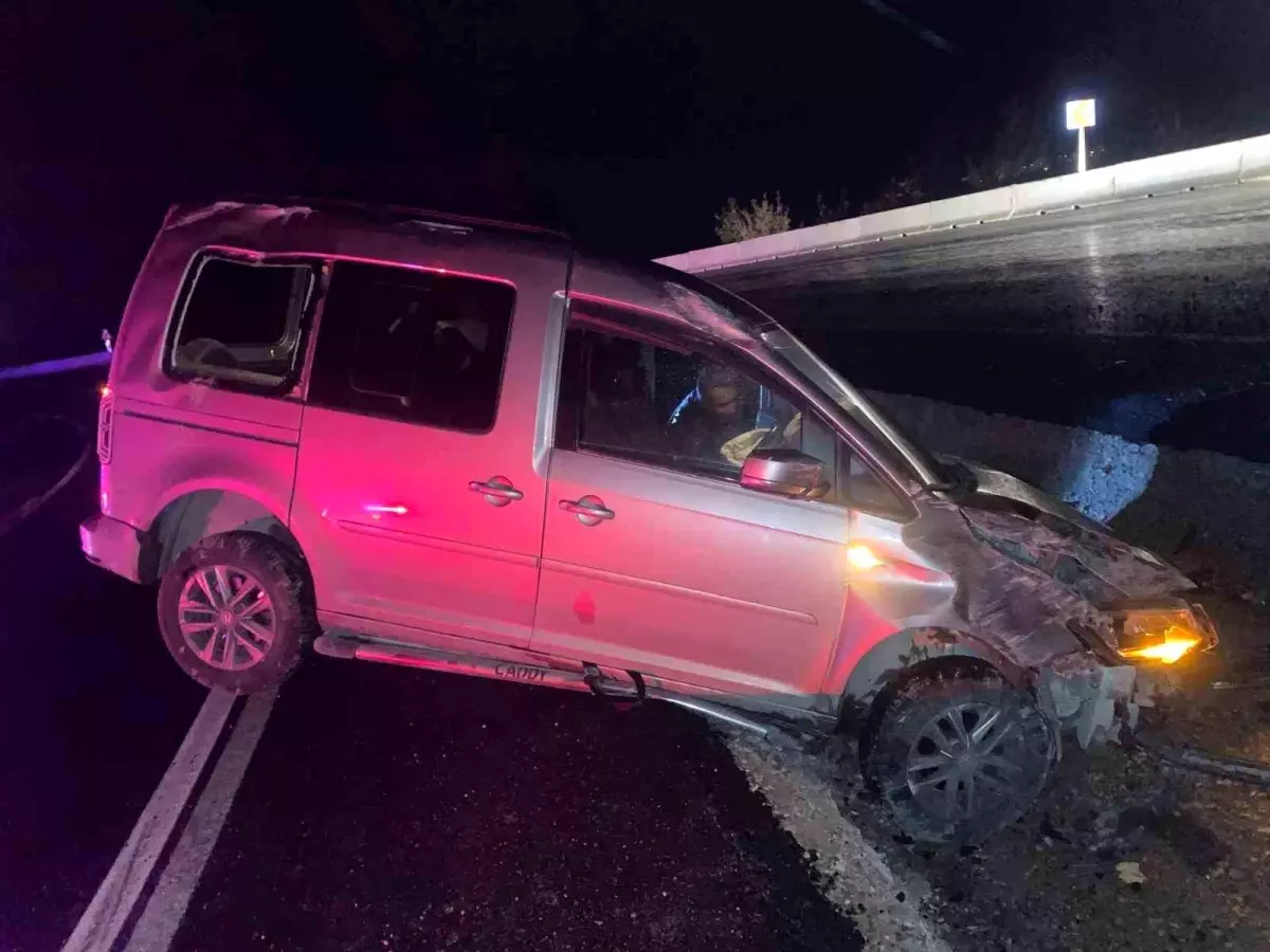 Düziçi’nde Kaygan Yolda Trafik Kazası: 2 Yaralı