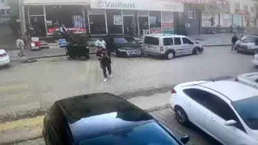 Osmaniye’de Kontrolden Çıkan Araç Park Halindeki Araca Çarptı