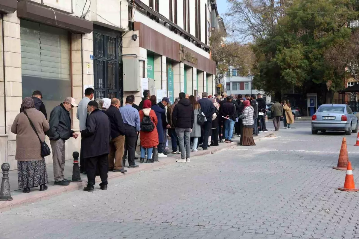 Konya’da ‘Yüzyılın Konut Projesi’ne Müracaat Yoğunluğu – 500 Bin Konut İçin Rekor Başvuru