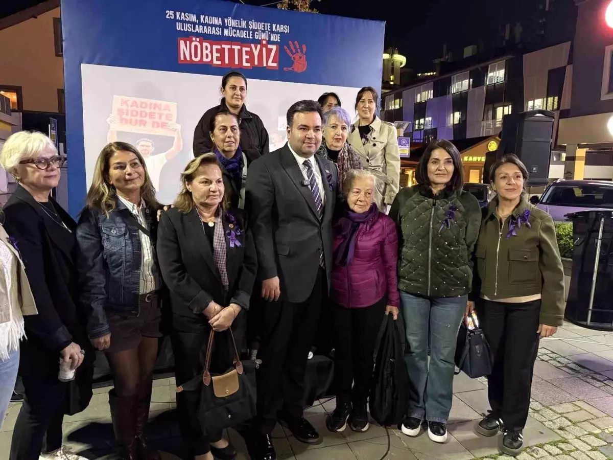 Beşiktaş’ta Kadına Yönelik Şiddete Karşı ‘Nöbetteyiz’ Etkinliğiyle 317 Kadının Sessiz Çığlığı