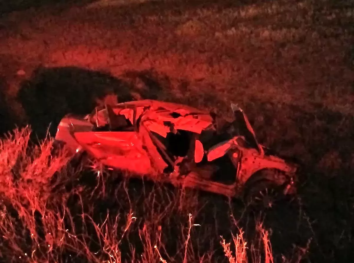 Traktöre Çarpan Otomobilde 6 Yaşındaki Çocuk Hayatını Kaybetti