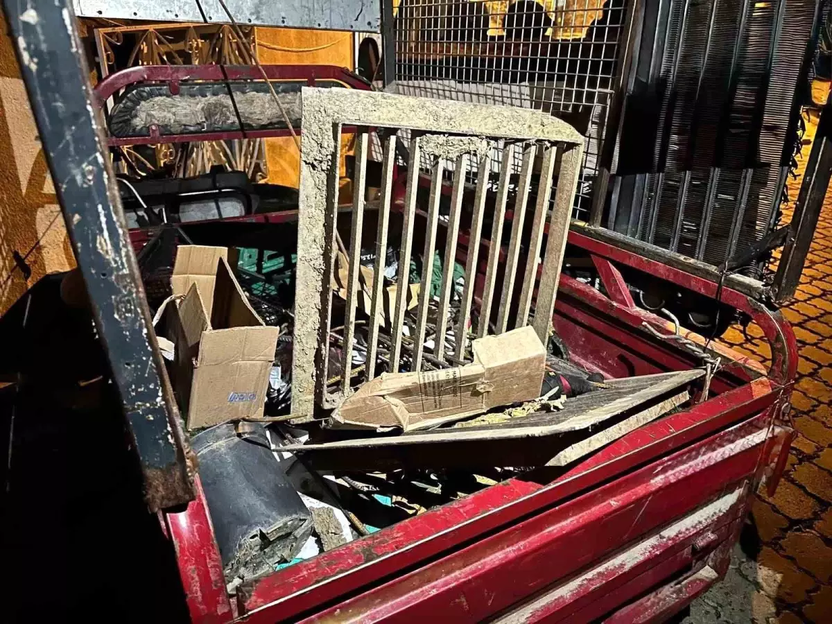 Turgutlu’da MASKİ’ye Ait Yağmur Mazgalları Çalındı, Şüpheliler Sosyal Medyada Paylaşımlarıyla Yakalandı