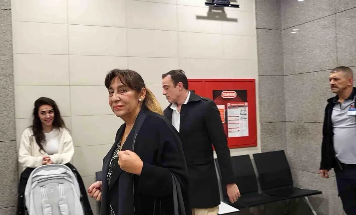 Jess ve Zeynep Molho’nun Boşanma Davası Gündemde: Tanıklar Mahkemede Şahitlik Etti