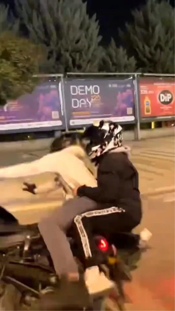 İnegöl’de Motosiklet Kazası: Sürücü Ön Tekerleği Kaldırırken Devrildi