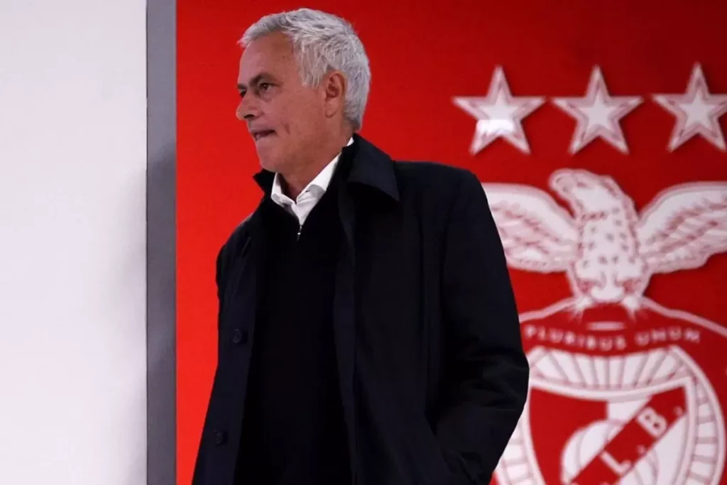 Mourinho, Hakem Kararlarından Şikayetçi ve Takımını Endişelendiriyor