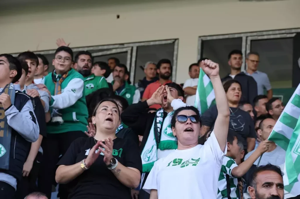 Muğlaspor Taraftarıyla Buluştu: Başkan Kıyanç’tan Teşekkür